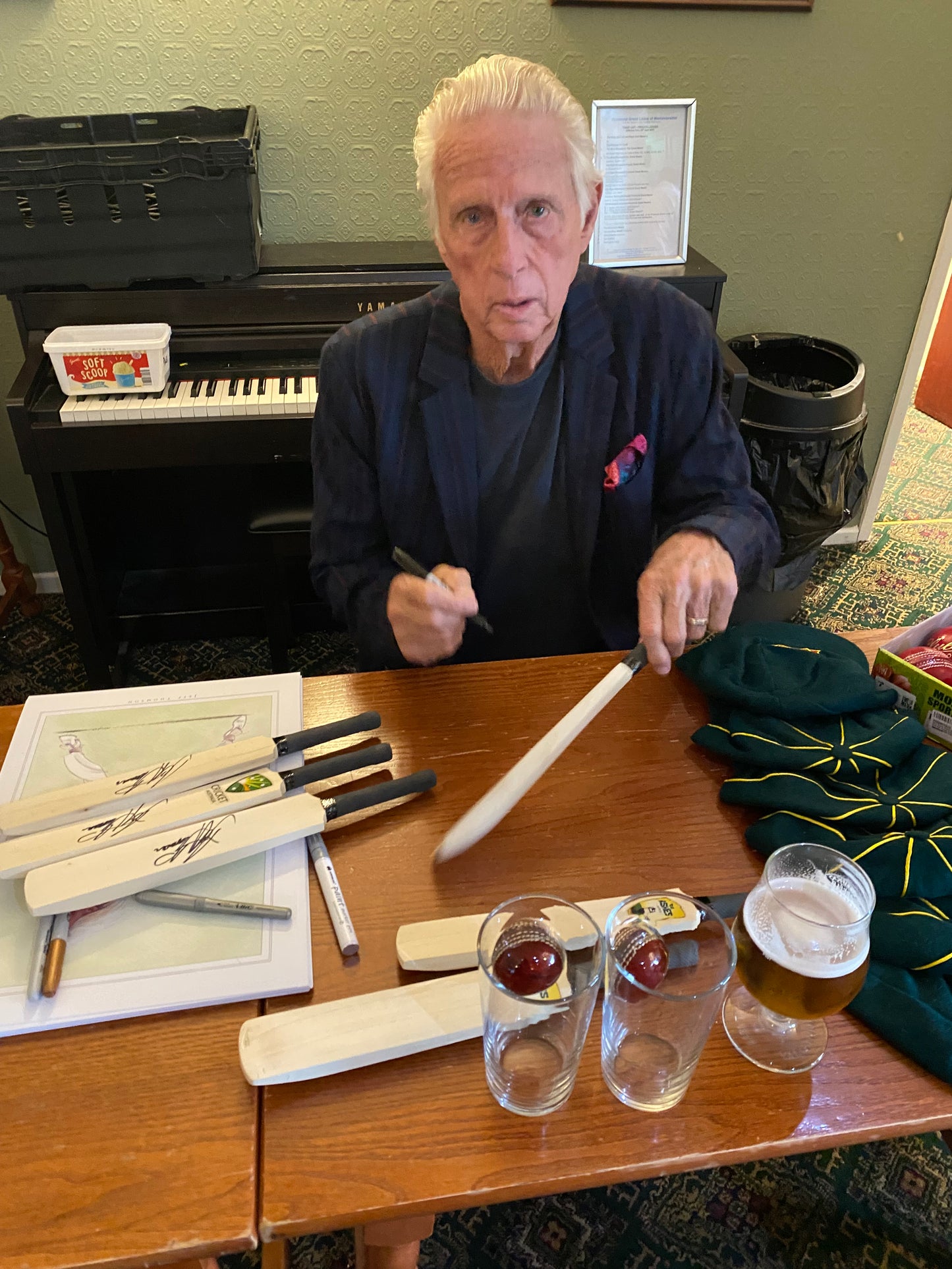 Cricket Australia Jeff Thomson personally signed Australian mini cricket bat