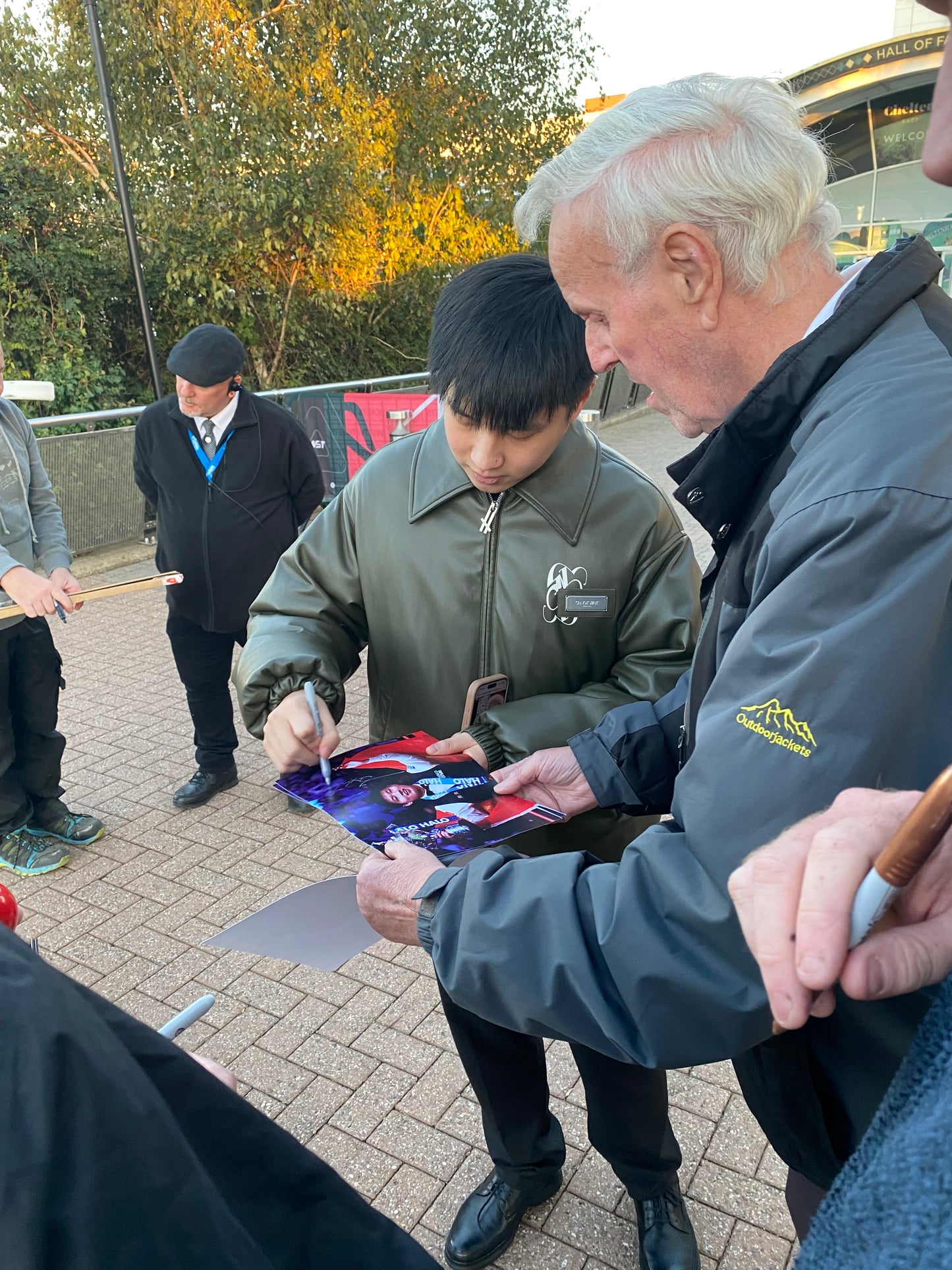 Snooker Zhao Xintong personally signed photograph. 2025 World Champion