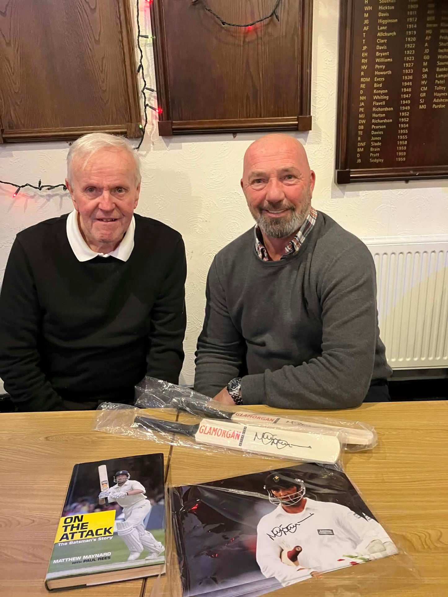 Cricket Matthew Maynard personally signed Glamorgan photograph