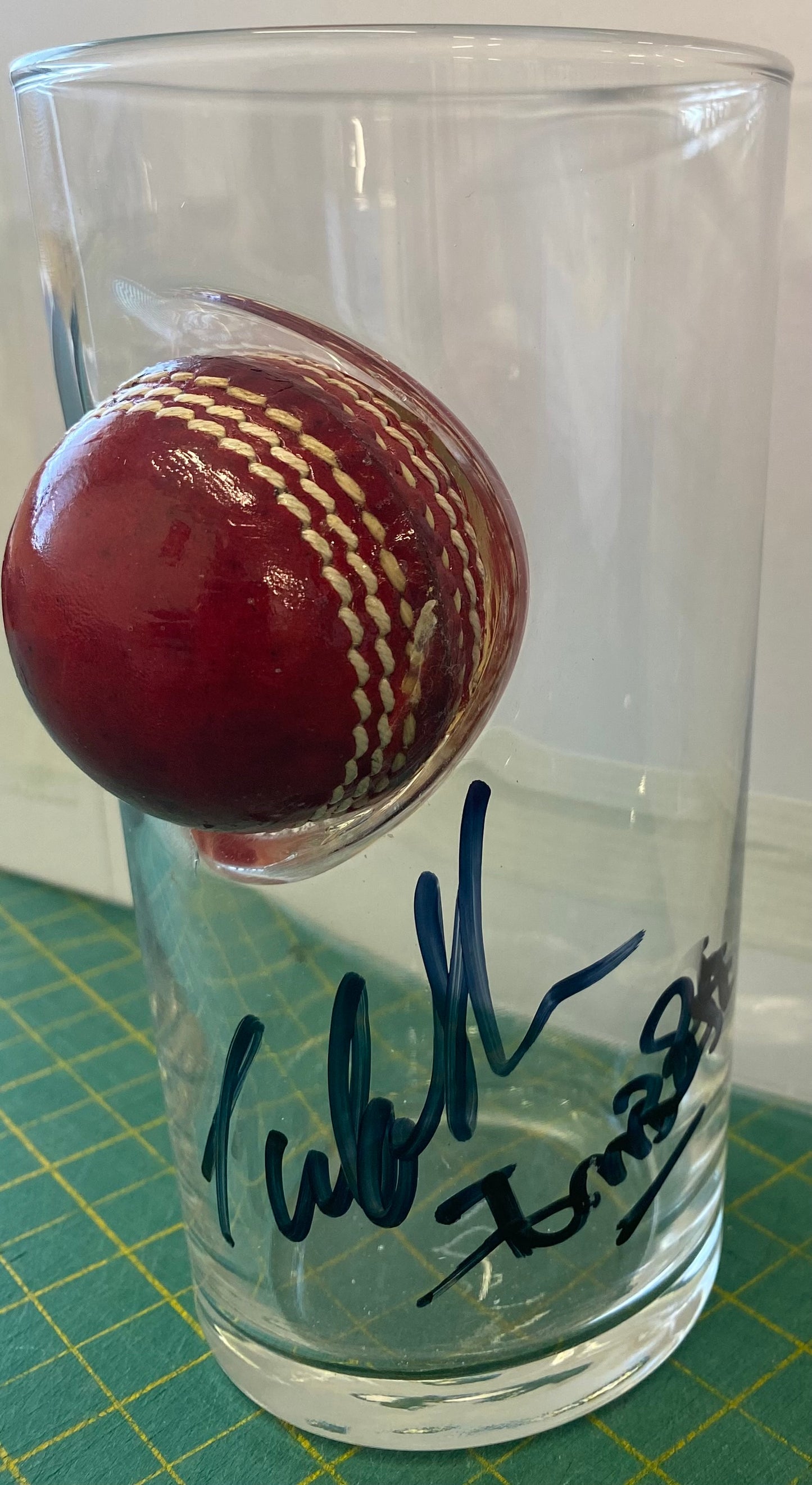 Cricket West Indies Curtley Ambrose & Courtney Walsh personally signed cricket ball pint glass