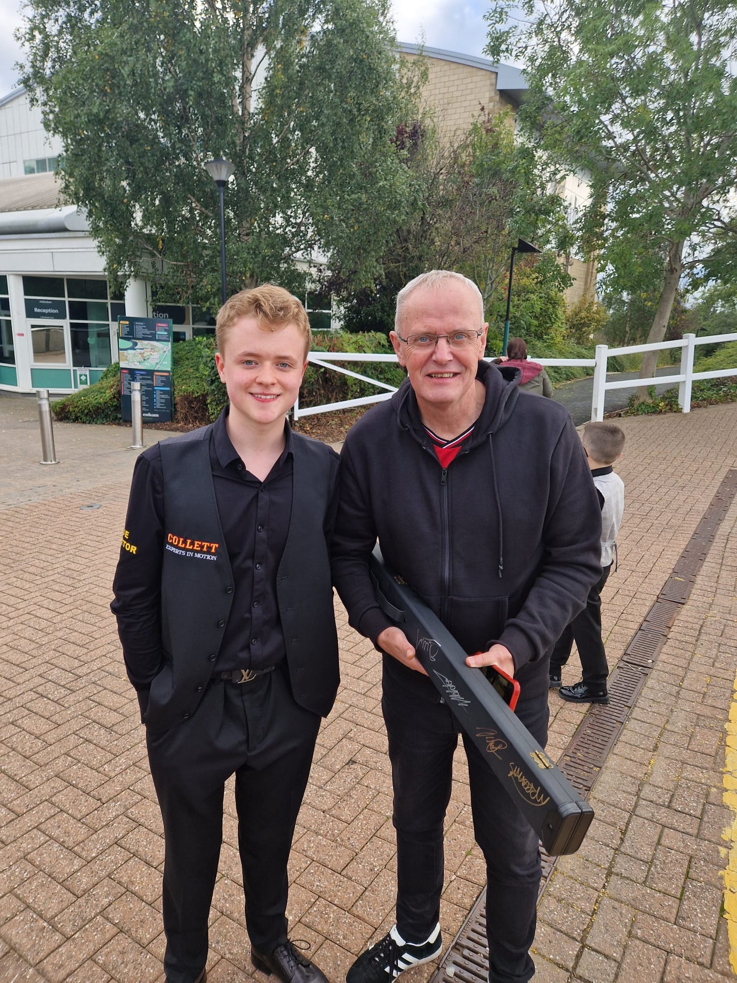 Snooker Stan Moody personally signed baize display Comes with