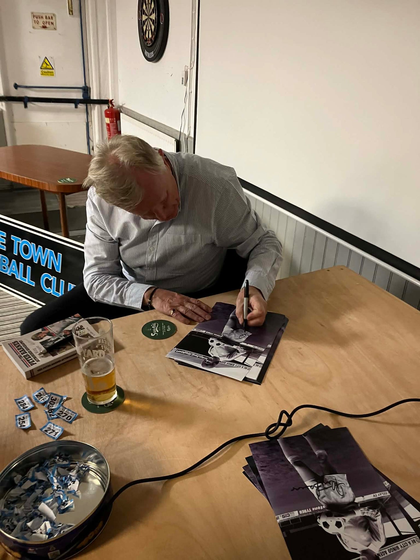 Manchester United Peter Barnes personally signed photograph