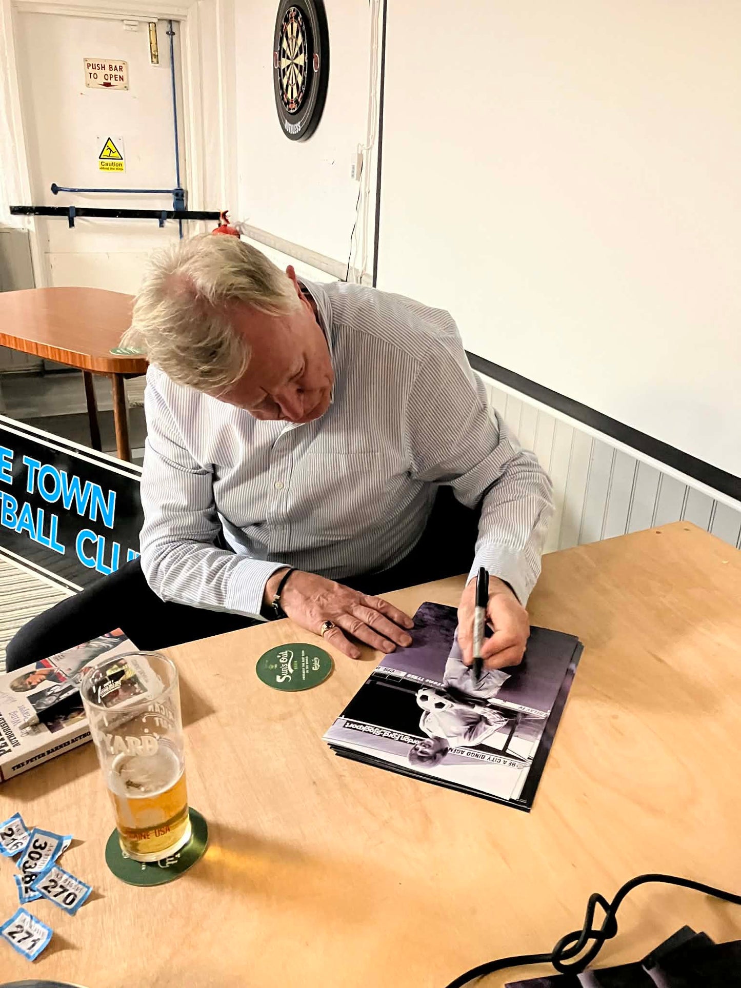 Manchester City Peter Barnes personally signed photograph