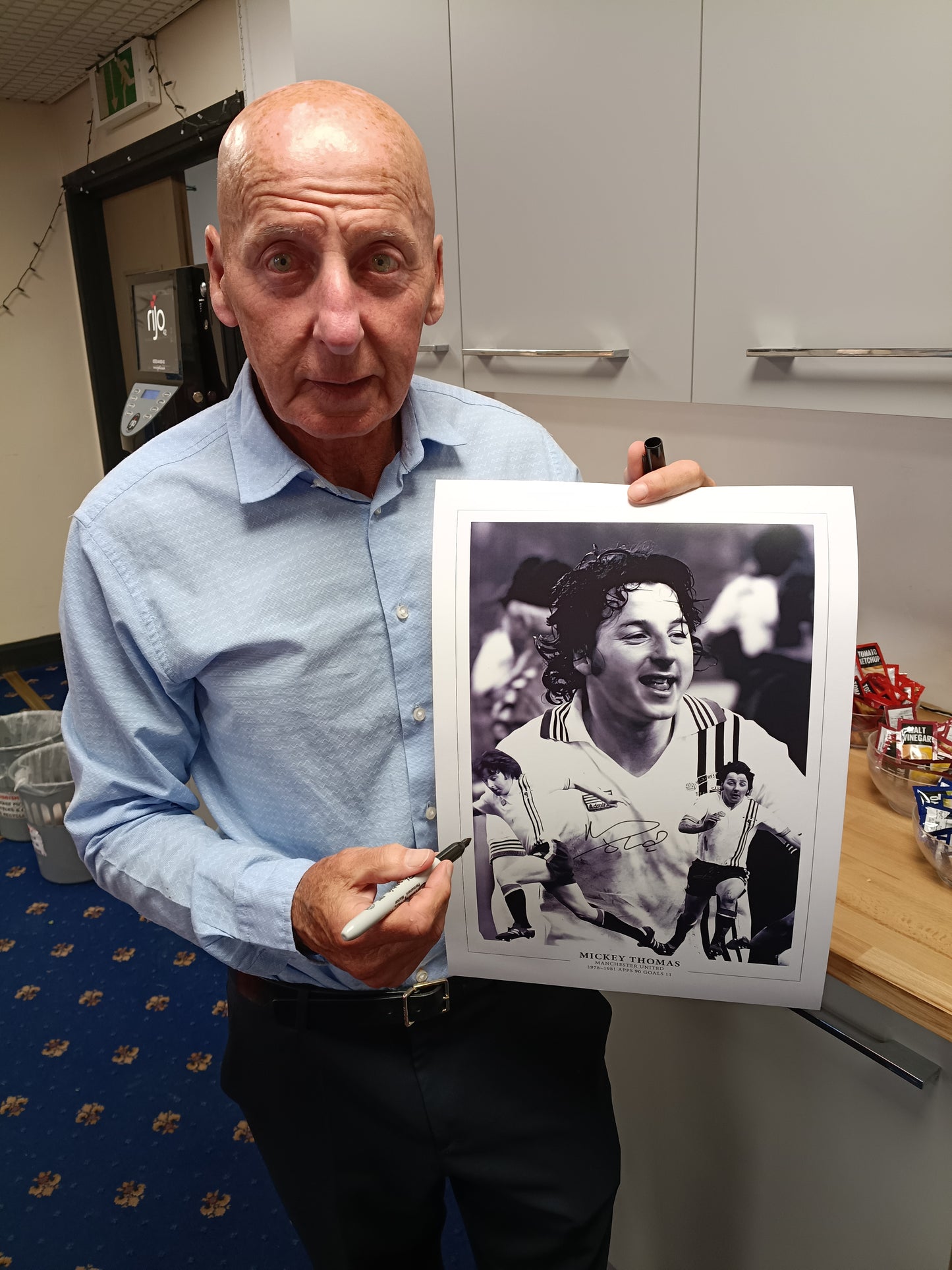 Manchester United Micky Thomas personally signed montage