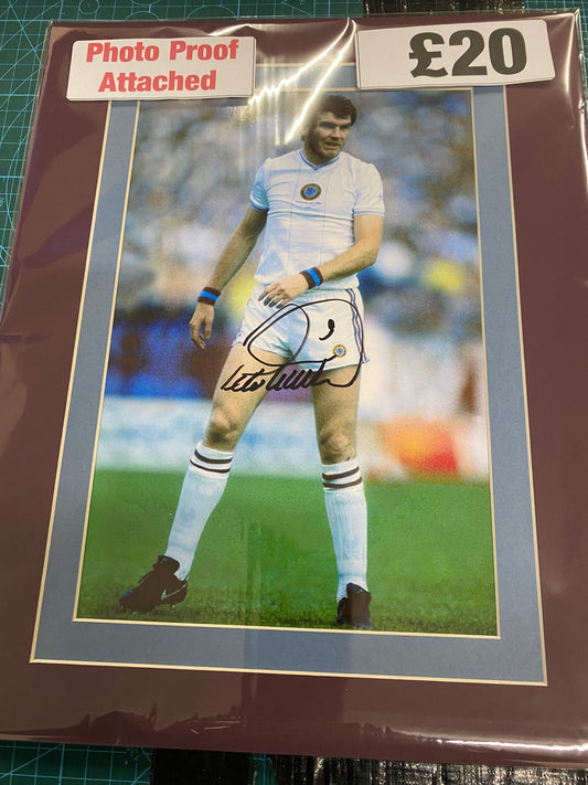 Aston Villa Peter Withe personally signed photograph