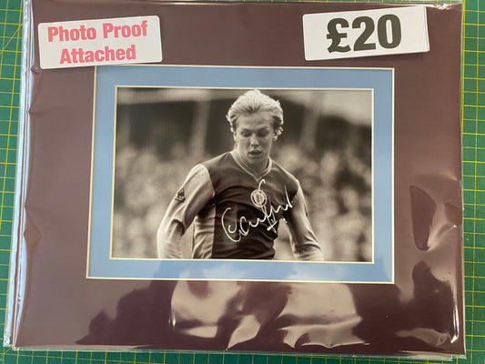 Aston Villa Gary Shaw personally signed photograph