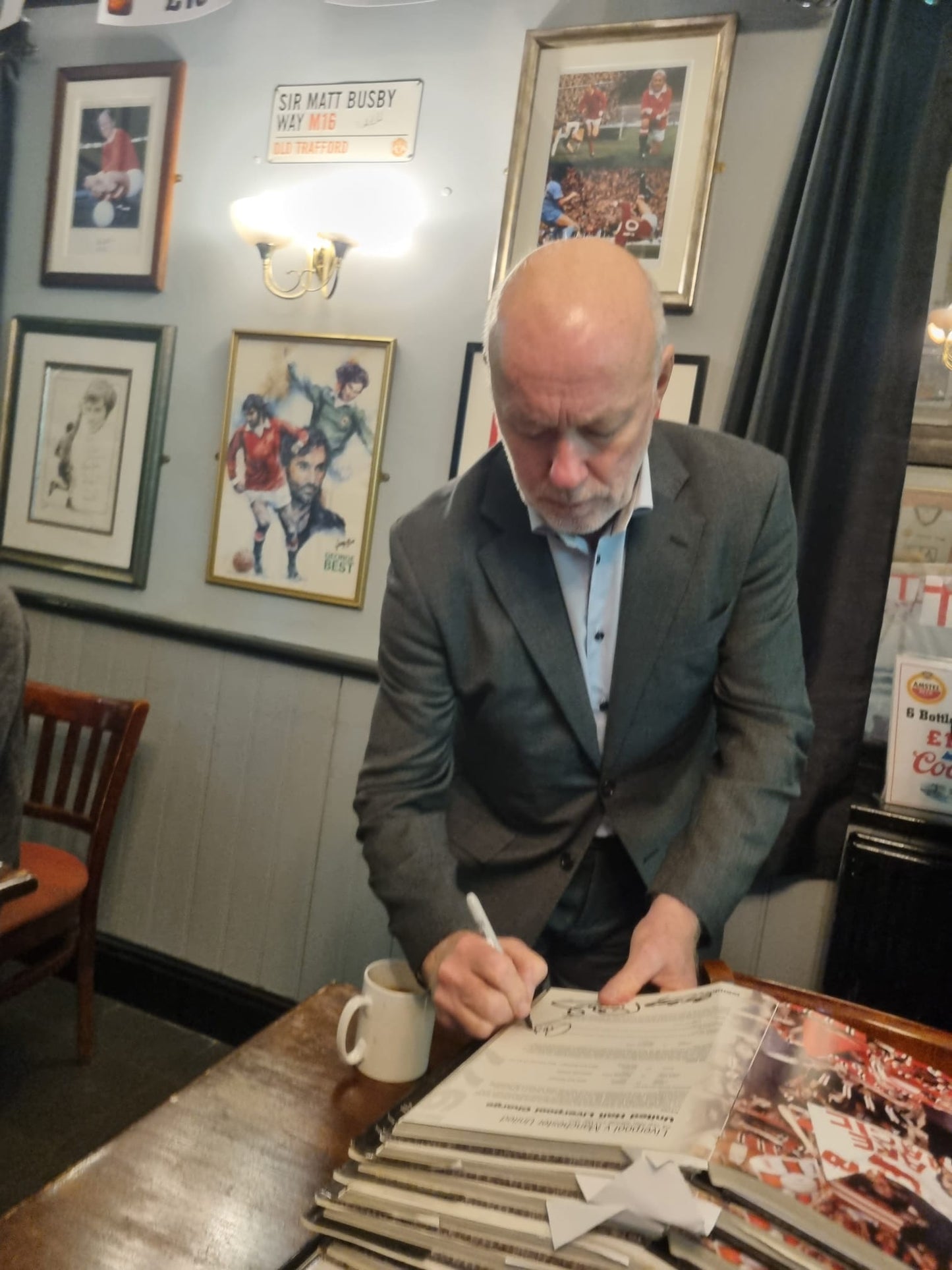 Manchester United 1977 FA Cup Final display personally signed by 5.