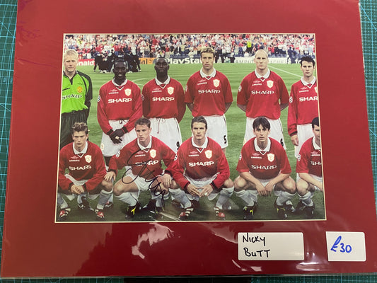 Manchester United Nicky Butt personally signed photograph