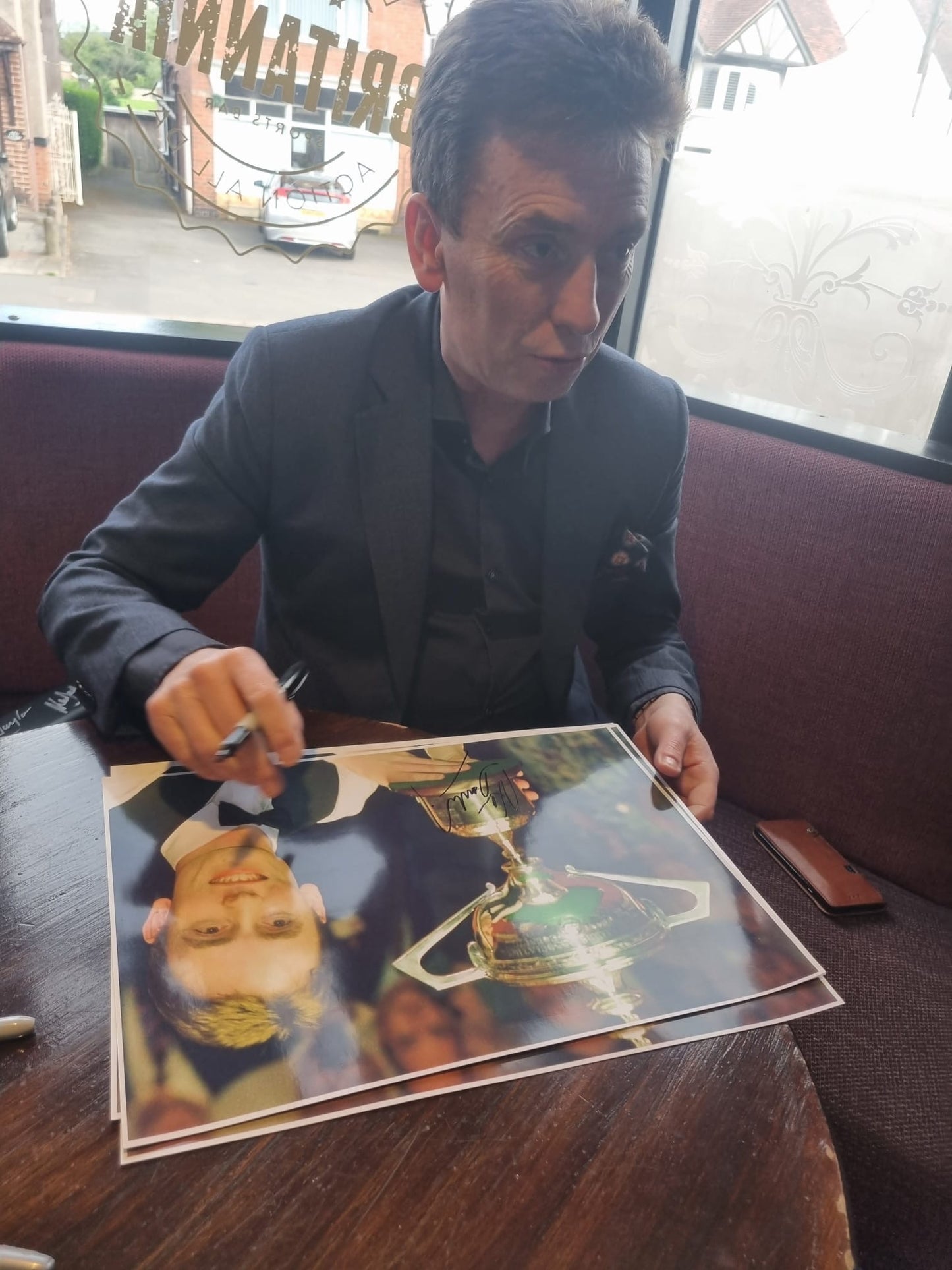 Snooker legend Ken Doherty personally signed photograph