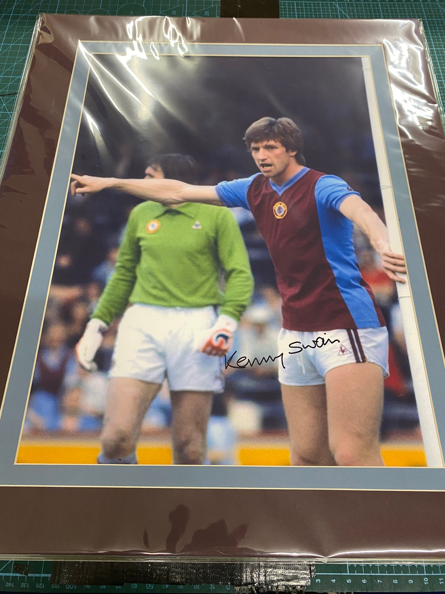 Aston Villa Kenny Swain personally signed photograph