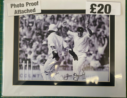 Cricket Geoffrey Boycott bowling personally signed photograph