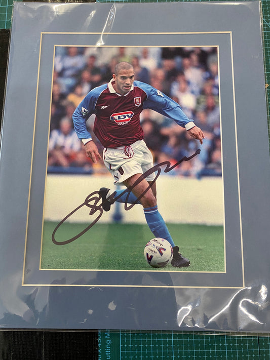 Aston Villa Stan Colleymore personally signed photograph