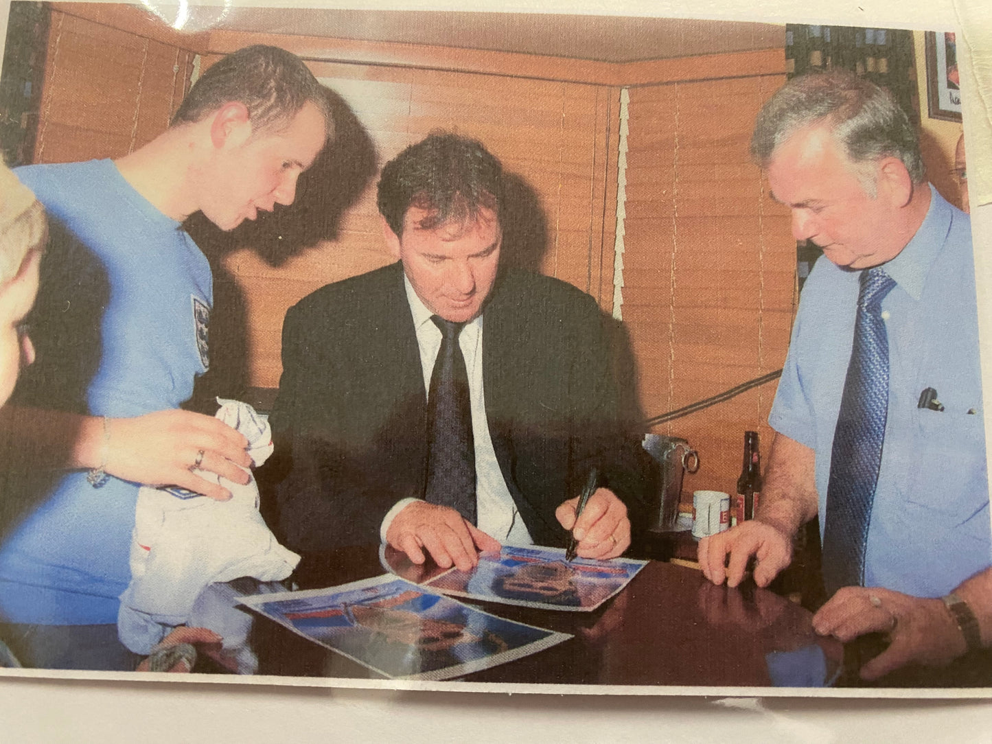 Manchester United Bryan Robson personally signed photograph