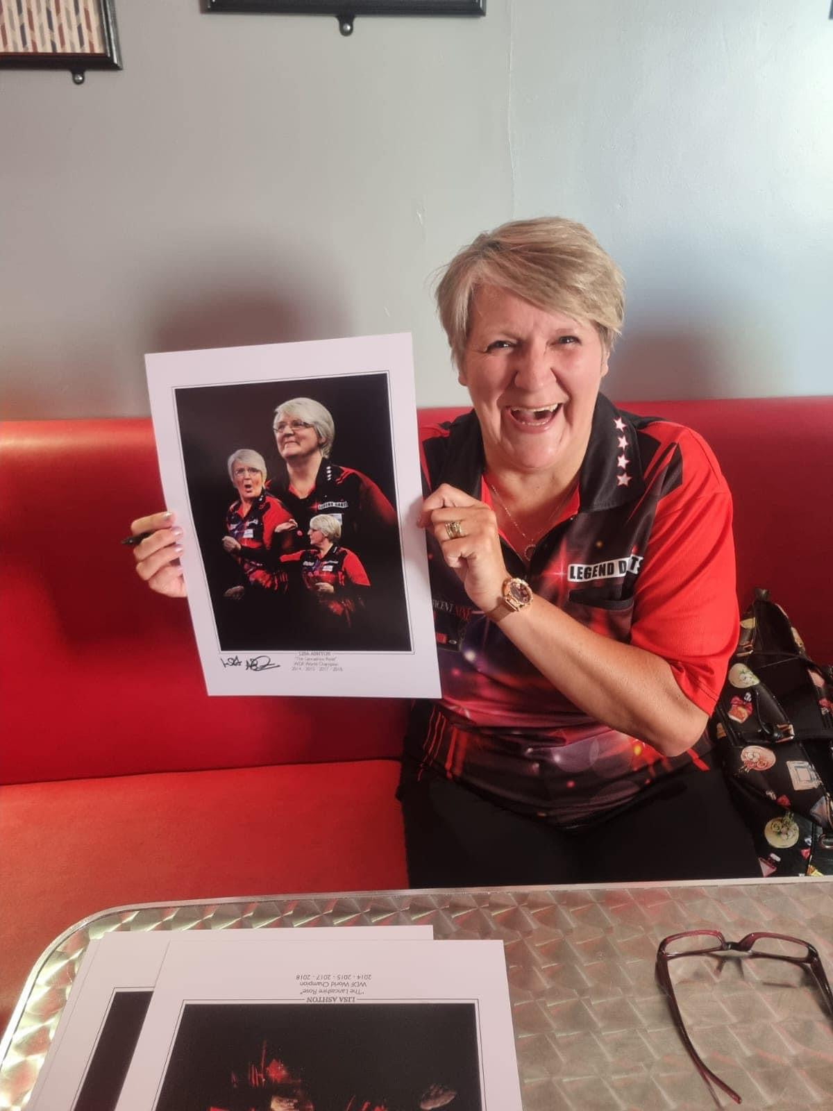 Darts Lisa Ashton. The Lancashire Rose personally signed limited edition print