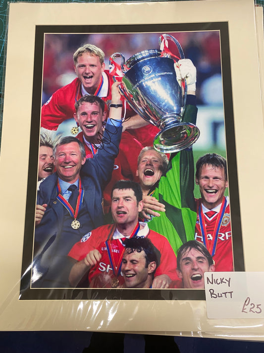 Manchester United Nicky Butt personally signed photograph