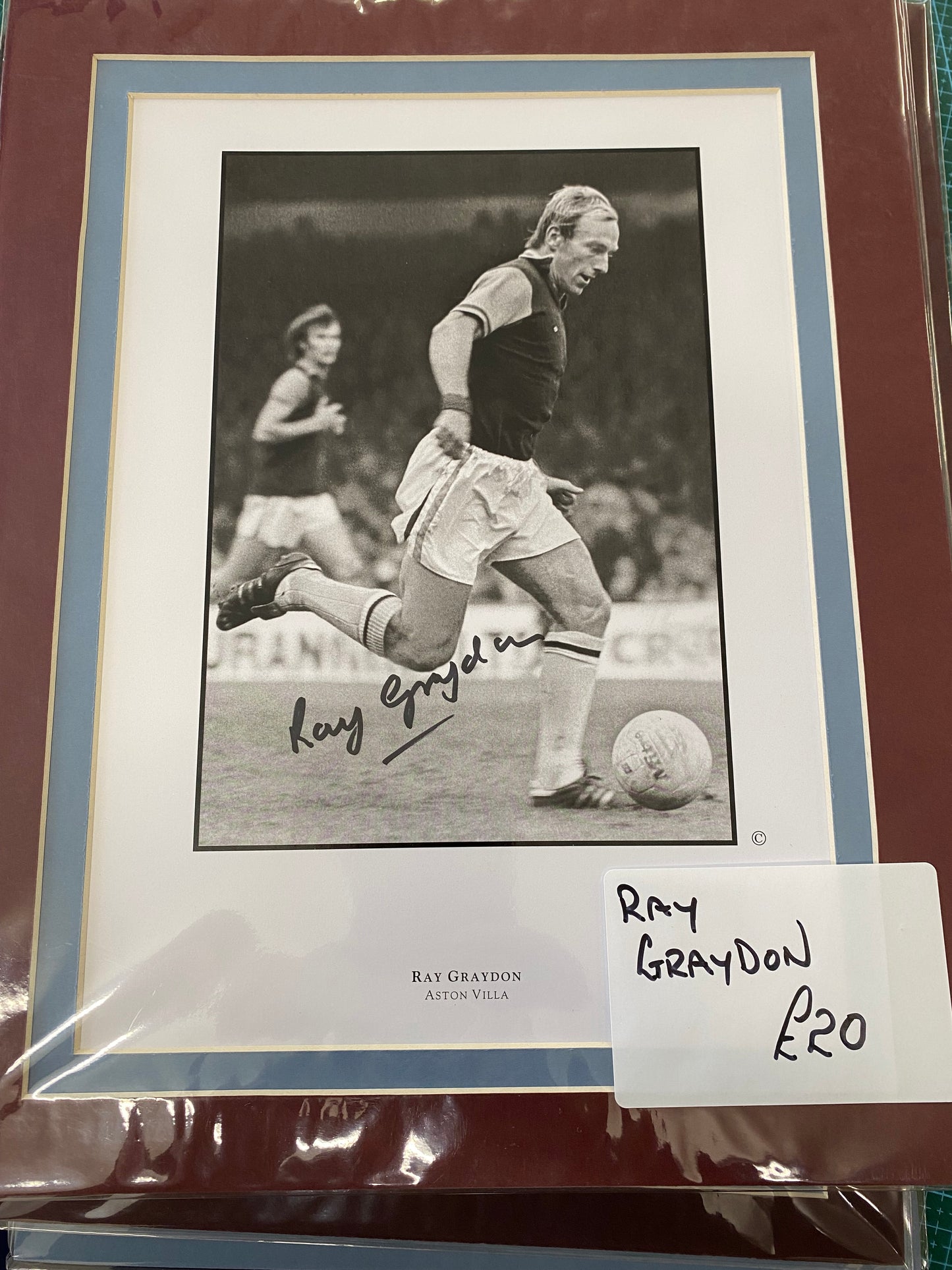 Aston Villa Ray Graydon personally signed print