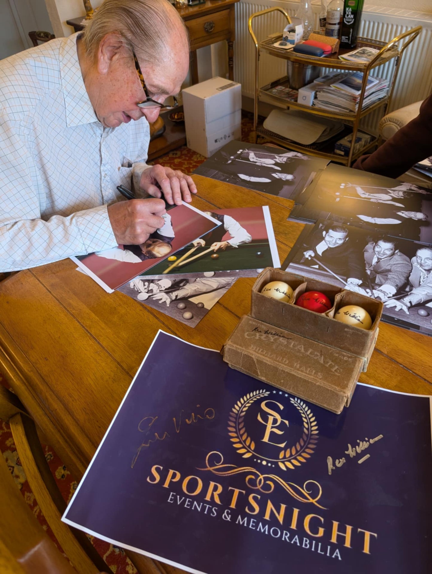 Snooker Rex Williams personally signed Billiard ball set (pre 1970’s)