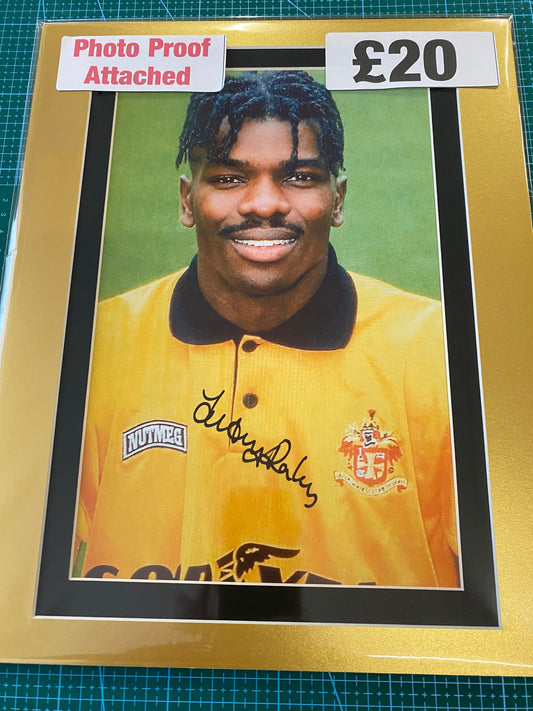 Wolverhampton Wanderers Tony Daley personally signed photograph