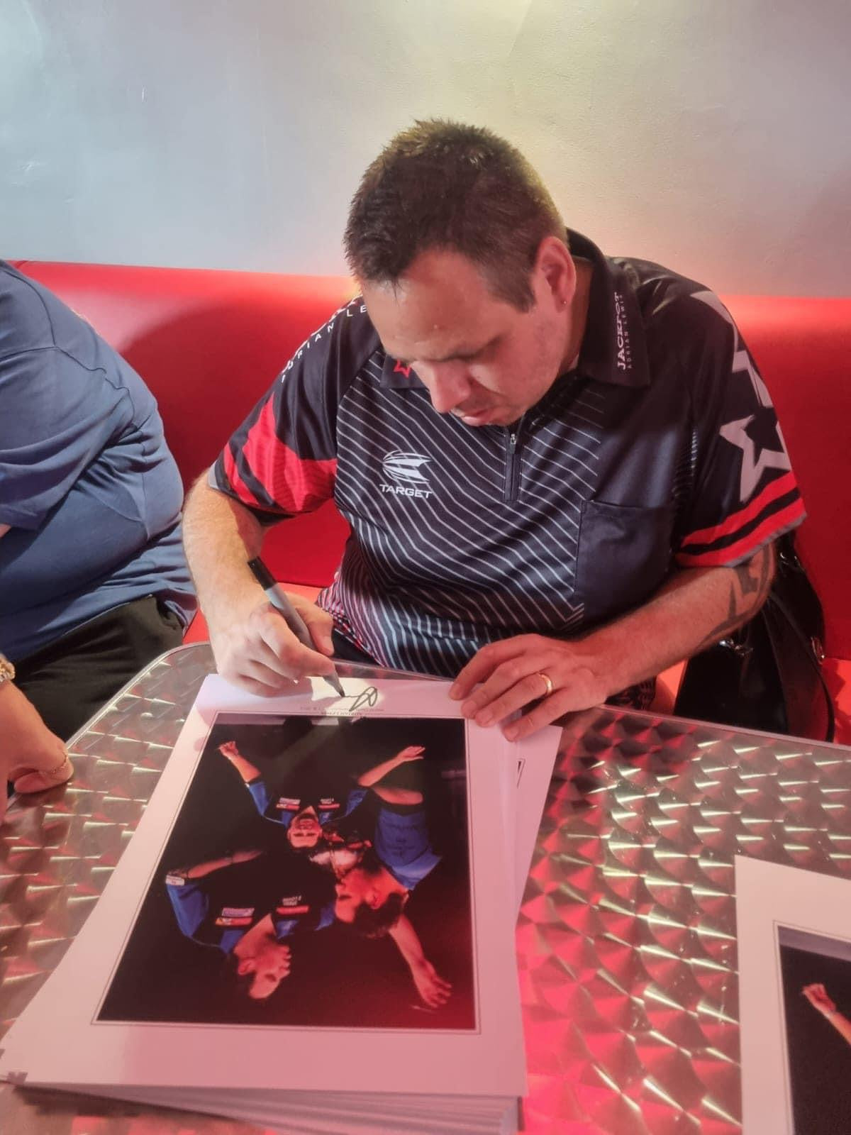 Darts Adrian Lewis personally signed limited edition print