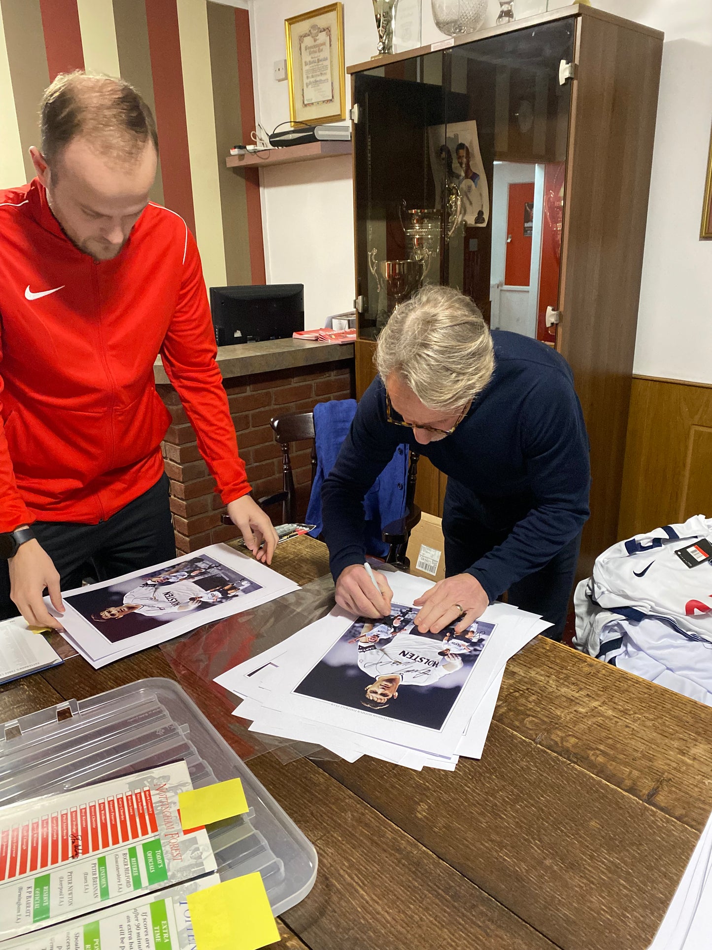 Tottenham Hotspur Gary Mabbutt, Steve Hodge & Paul Walsh multi signed limited edition print