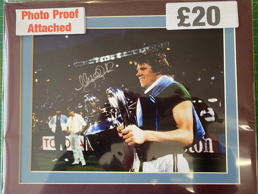 Aston Villa Nigel Spink personally signed 1982 European Cup Final photograph