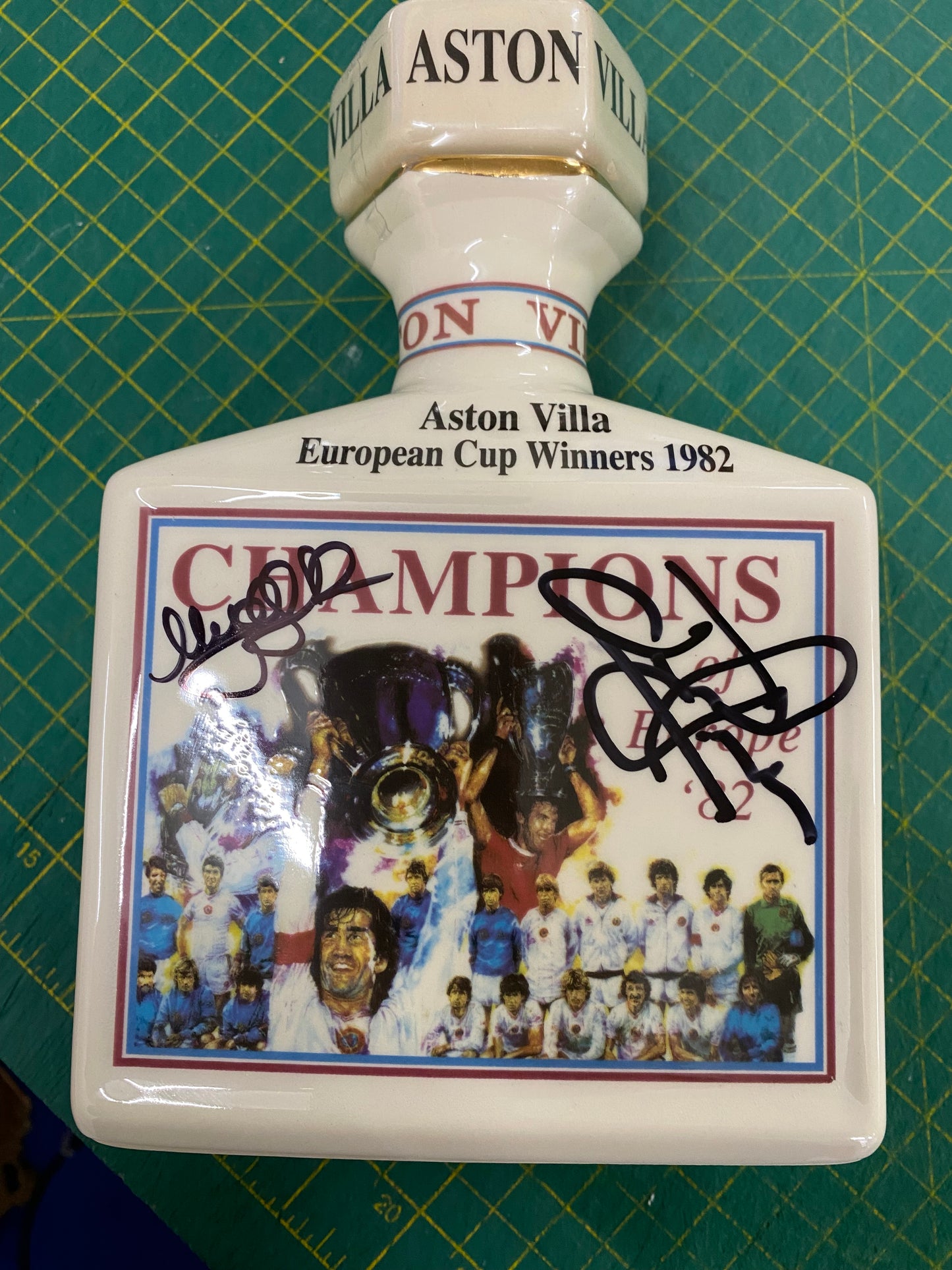 Aston Villa 1982 European Cup Final whisky (unopened) decanter personally signed by Jimmy Rimmer & Nigel Spink