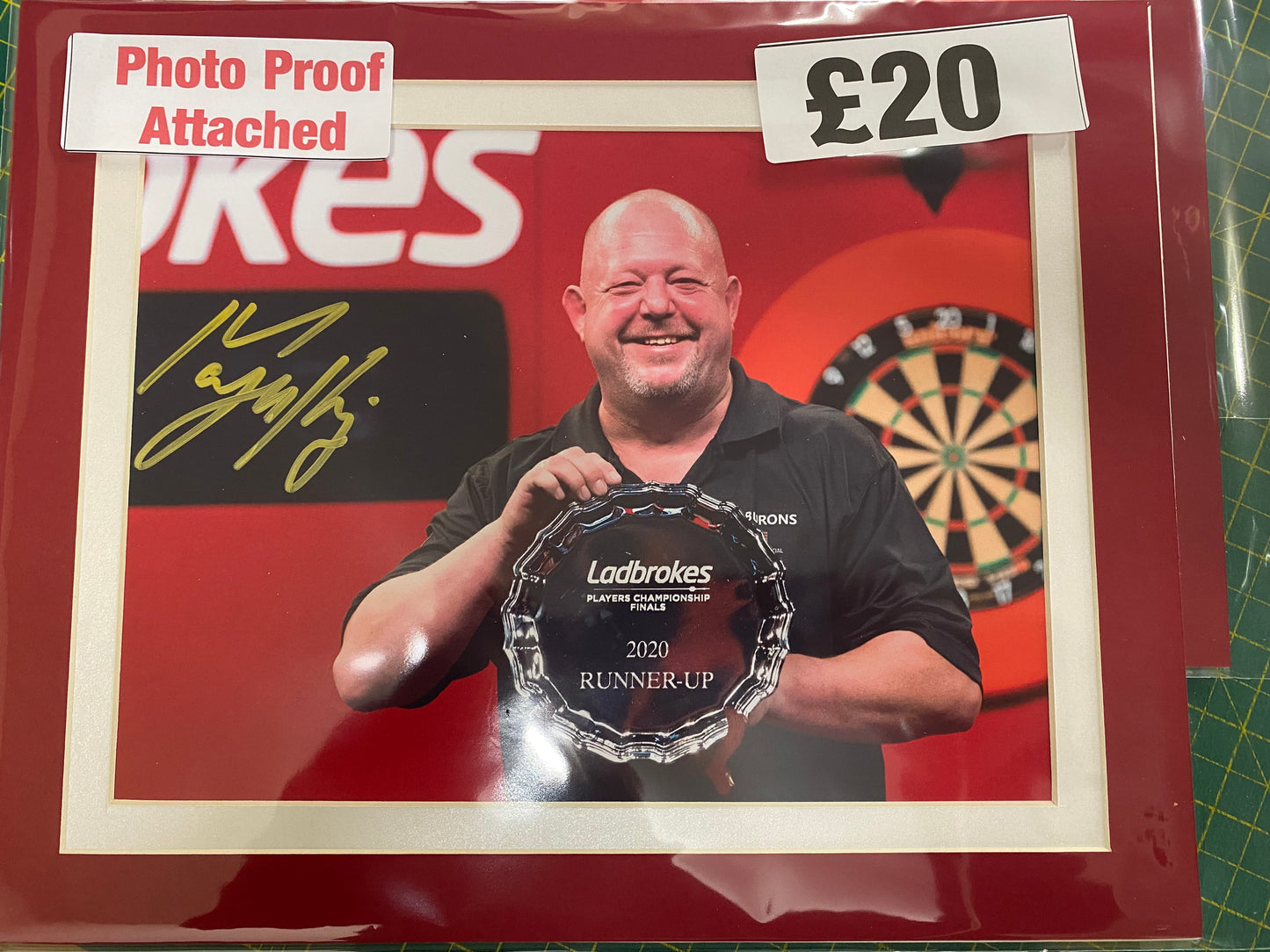 Darts Mervyn King personally signed photograph