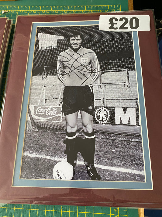 England Aston Villa Jimmy Rimmer personally signed photograph