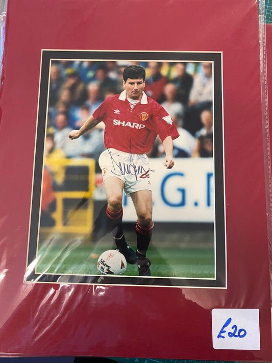 Manchester United Denis Irwin personally signed photograph