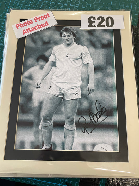 Tottenham Hotspur Garry Brooke personally signed photograph