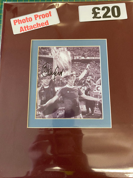 Aston Villa Gary Shaw personally signed photograph