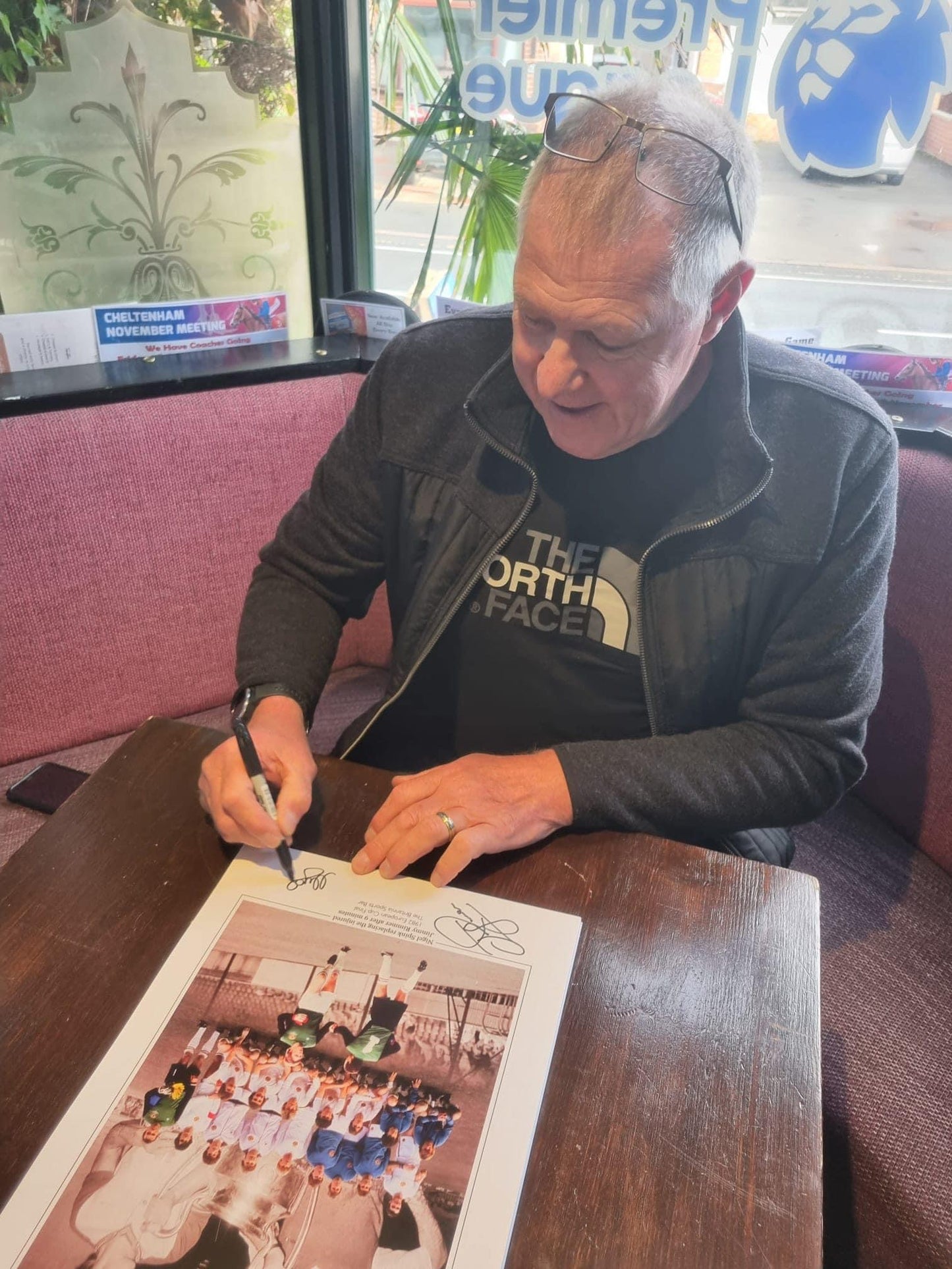 Aston Villa Nigel Spink personally signed 1982 European Cup photograph