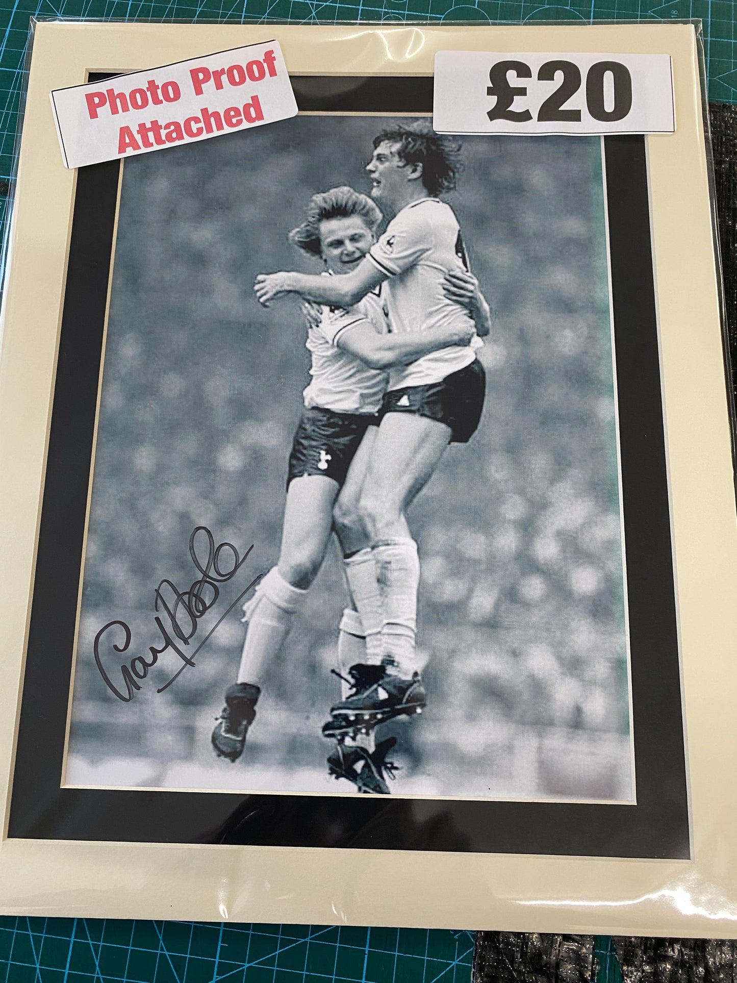 Tottenham Hotspur Garry Brooke personally signed photograph