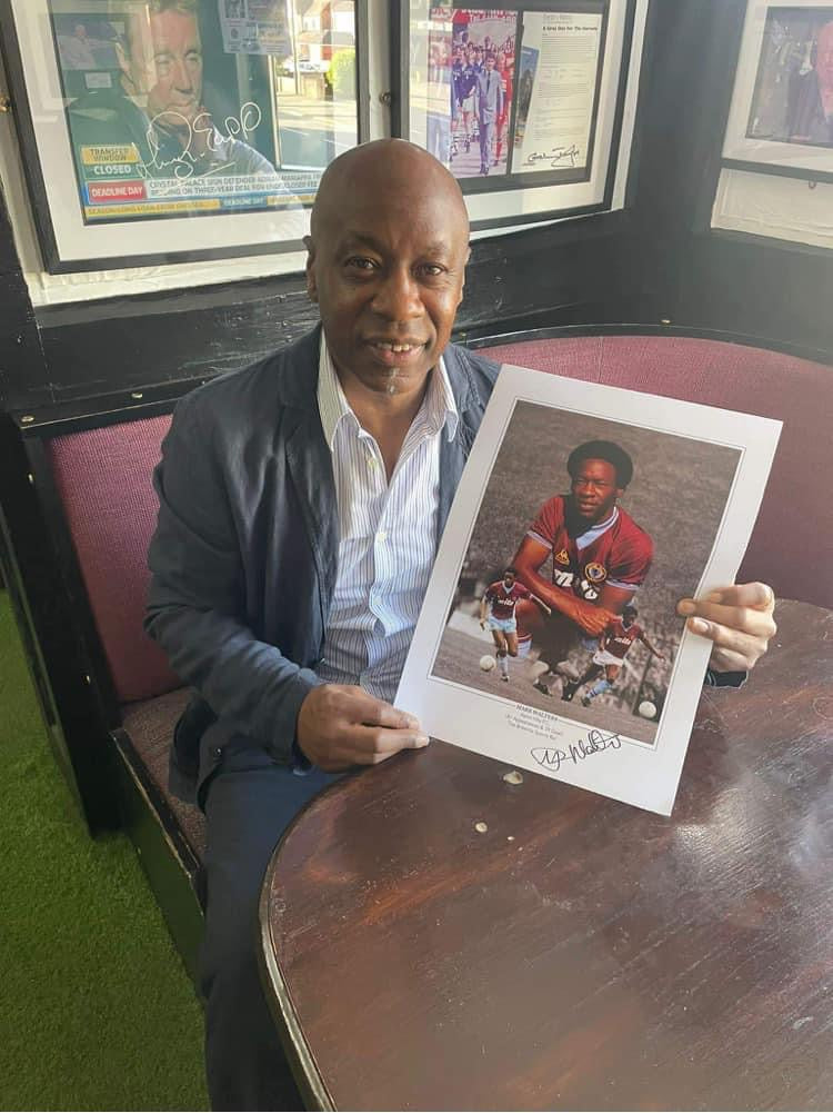 Aston Villa legend Mark Walters personally signed limited edition print