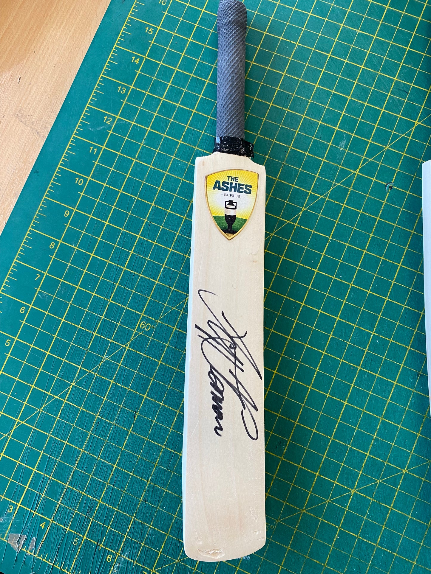 Cricket Australia Jeff Thomson personally signed Ashes Cricket mini bat