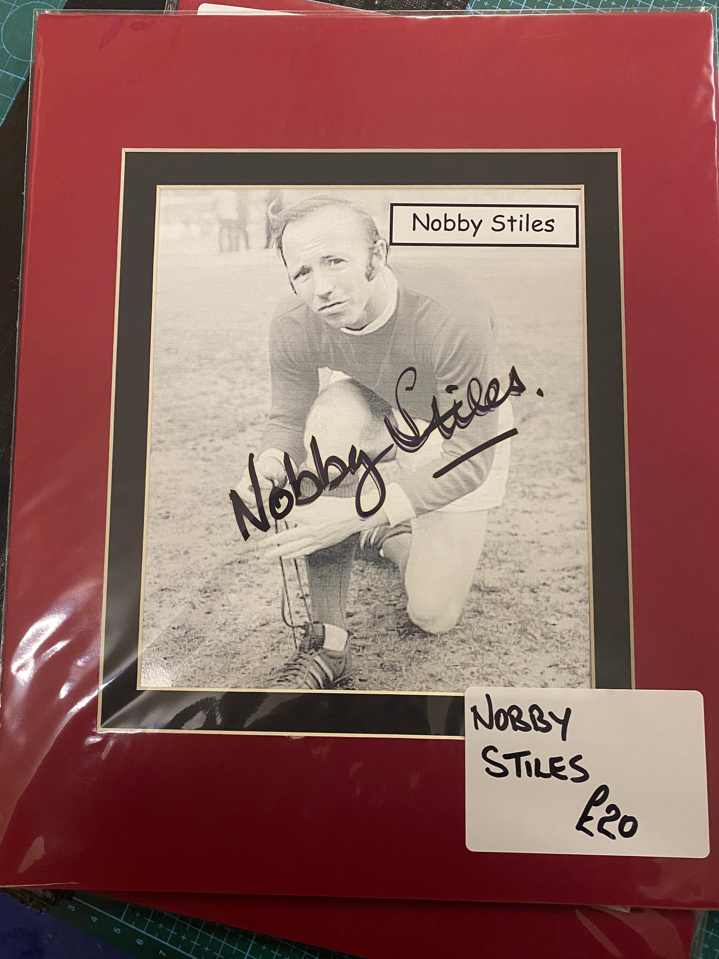 Manchester United Nobby Stiles personally signed photograph