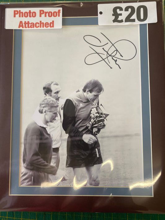Aston Villa Jimmy Rimmer personally signed 1982 European Cup Final photograph
