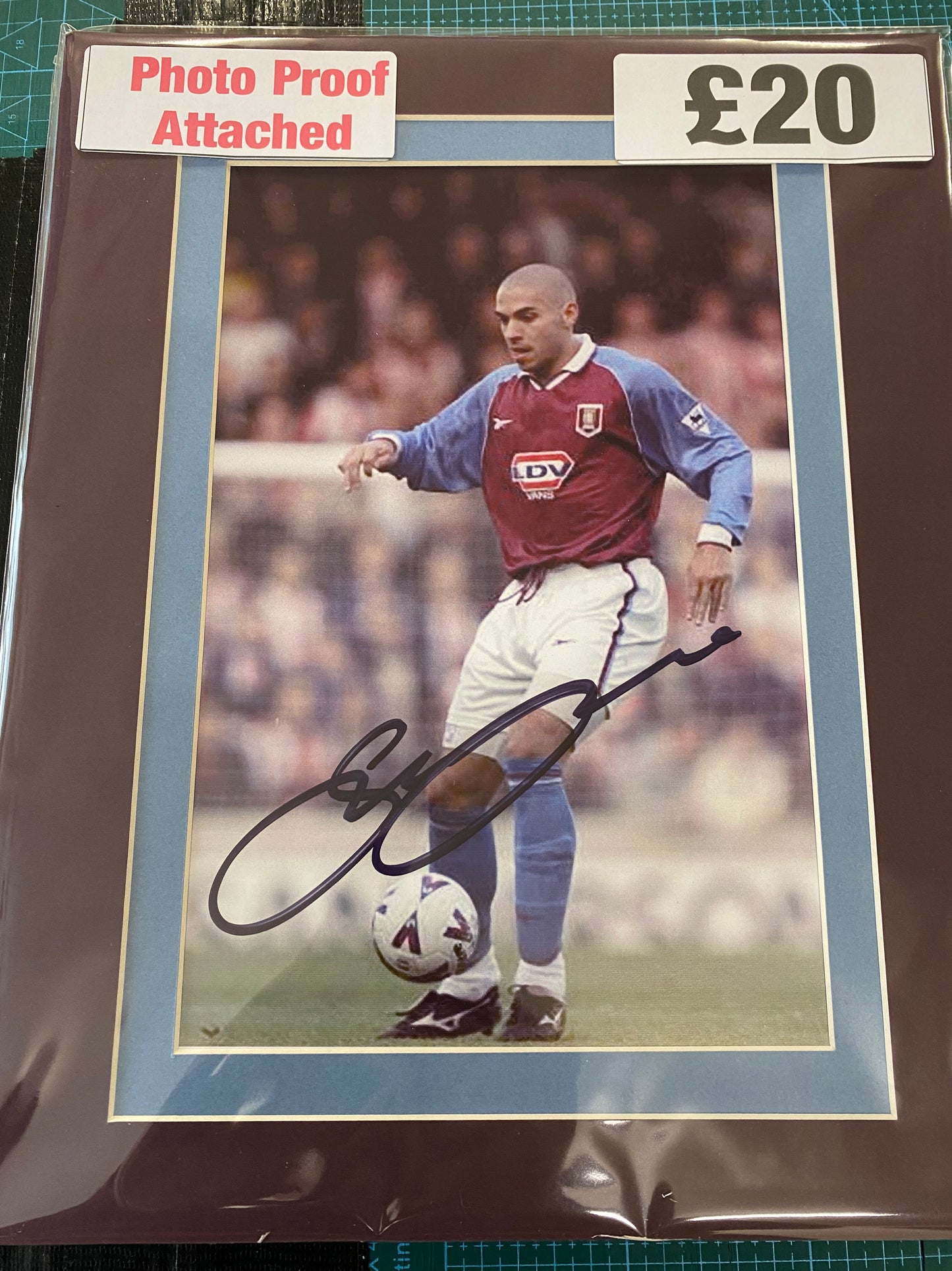 Aston Villa Stan Colleymore personally signed photograph