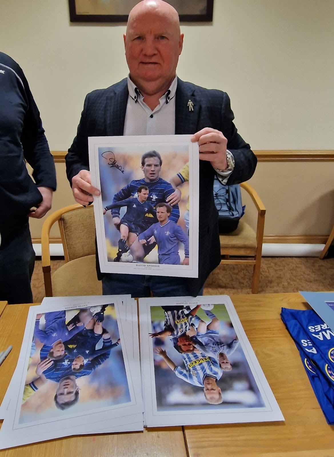 Chelsea Replica shirt personally signed by Kerry Dixon, Pat Nevin and David Speedie.