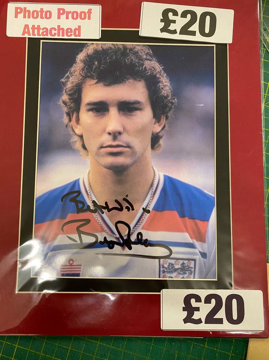 Manchester United & England Bryan Robson personally signed photograph