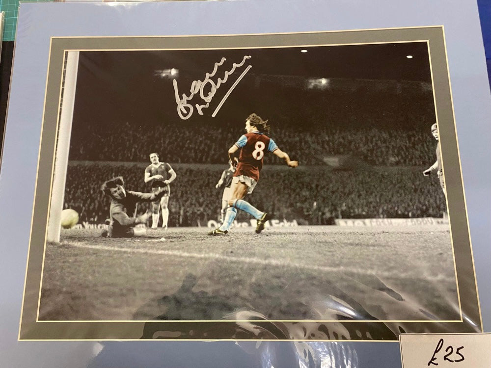 Aston Villa Brian Little personally signed League Cup Final photograph