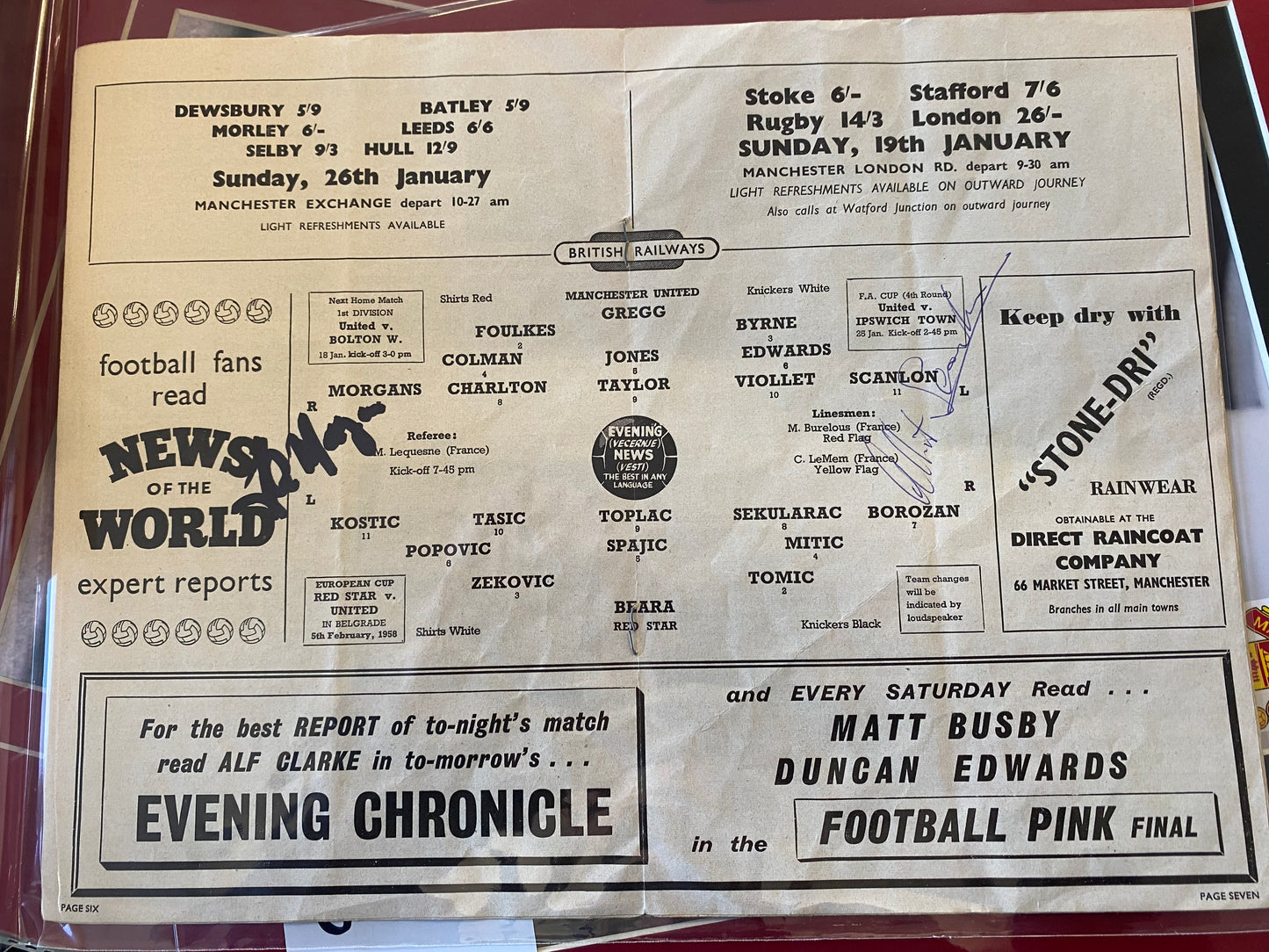 Manchester United 1958 programme personally signed by 2 survivors Albert Scanlon & Kenny Morgan