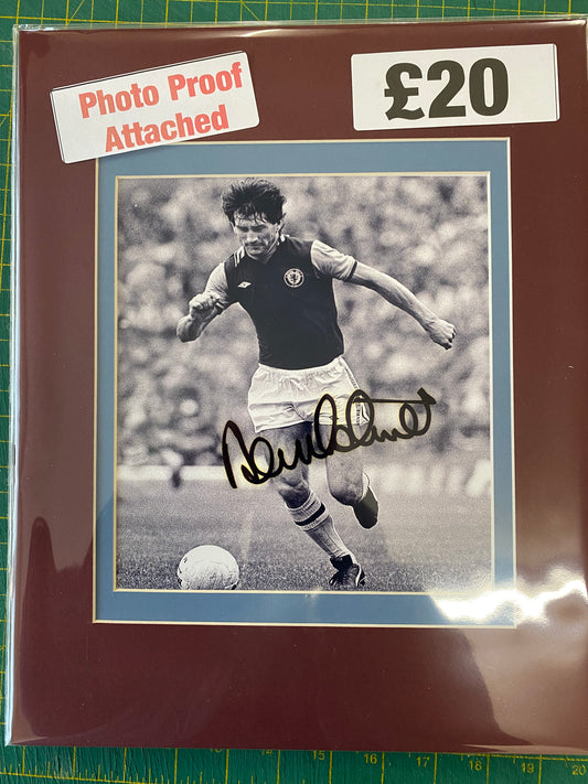 Aston Villa Dennis Mortimer personally signed photograph