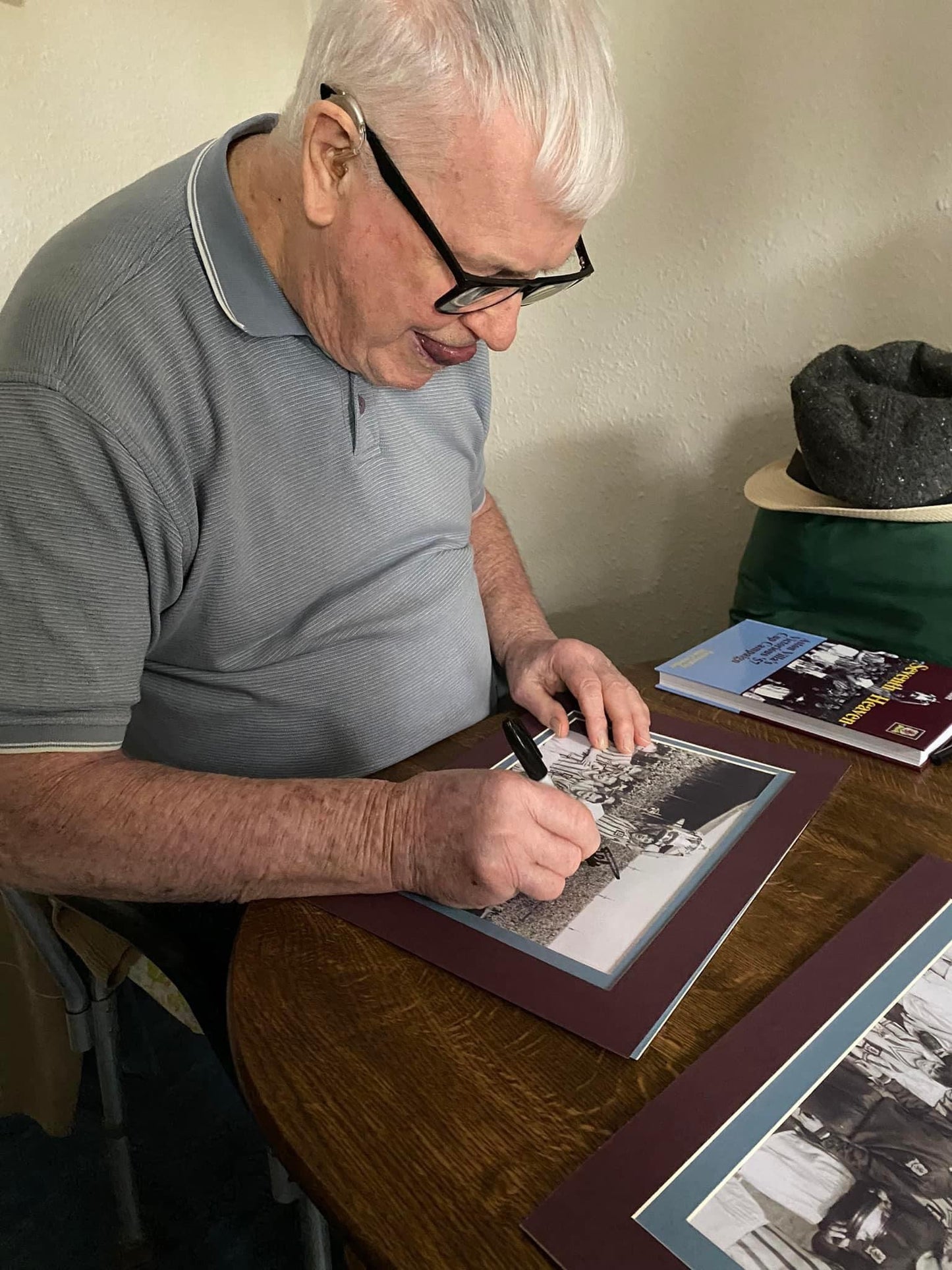 Aston Villa Peter Mcparland personally signed 1957 FA Cup Final photograph