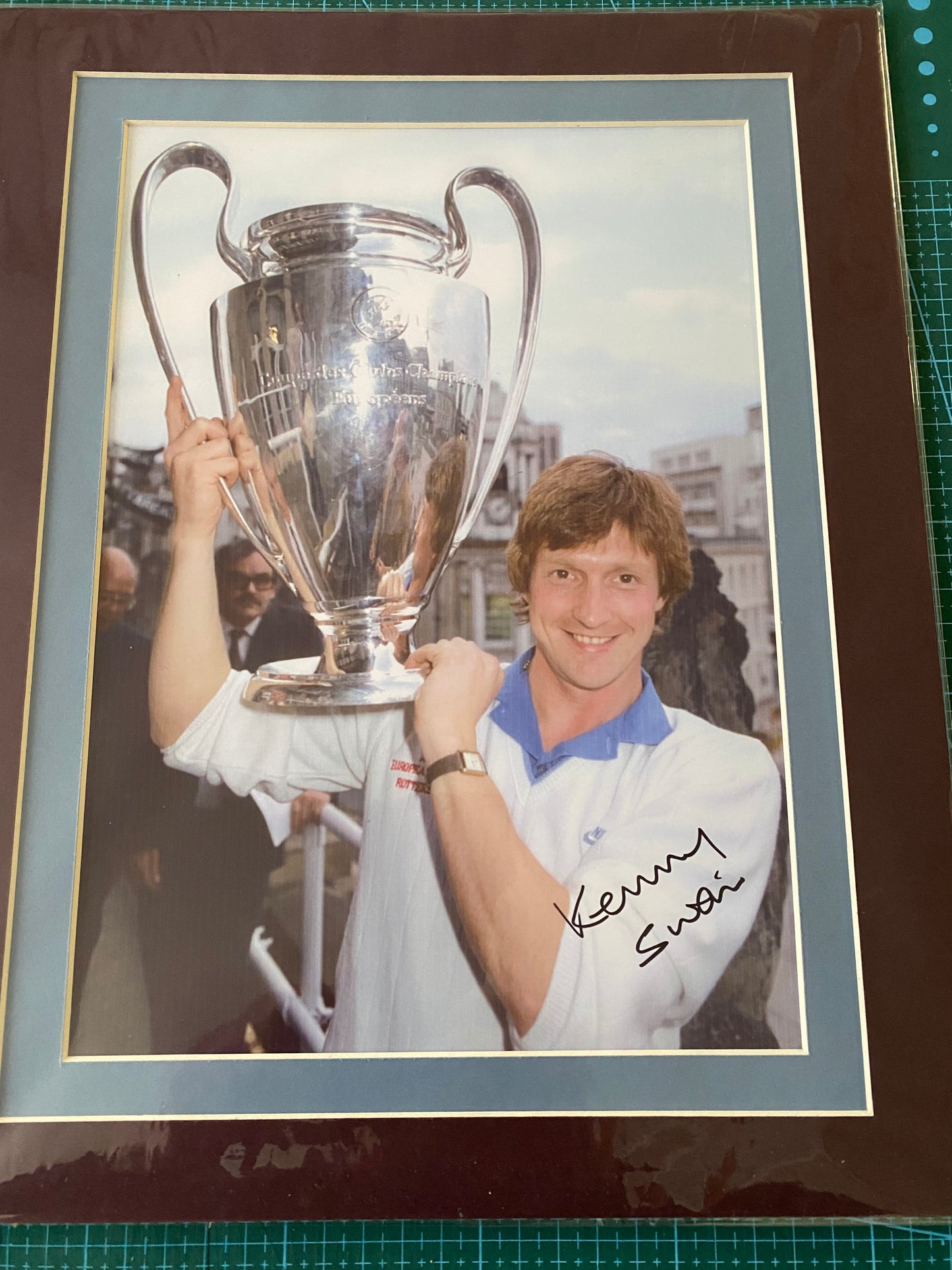 Aston Villa Kenny Swain personally signed photograph