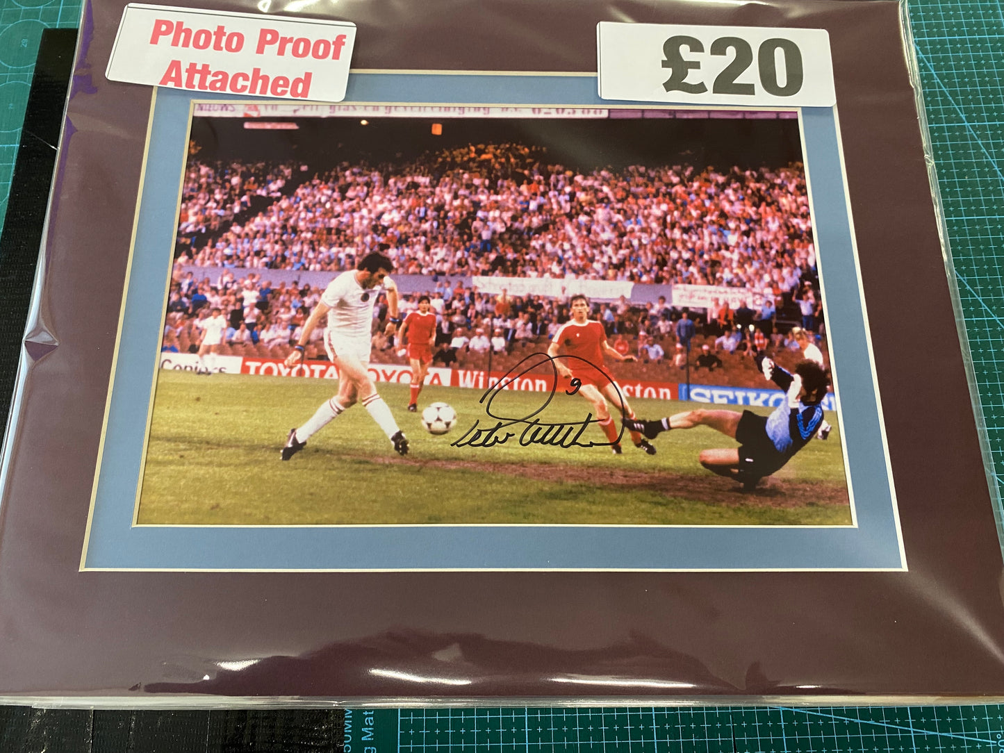 Aston Villa Peter Withe 1982 European Cup Final personally signed photograph