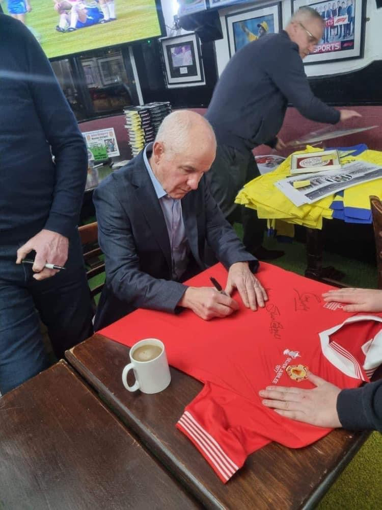 Manchester United 1977 FA Cup Final replica shirt personally signed by 5 legends