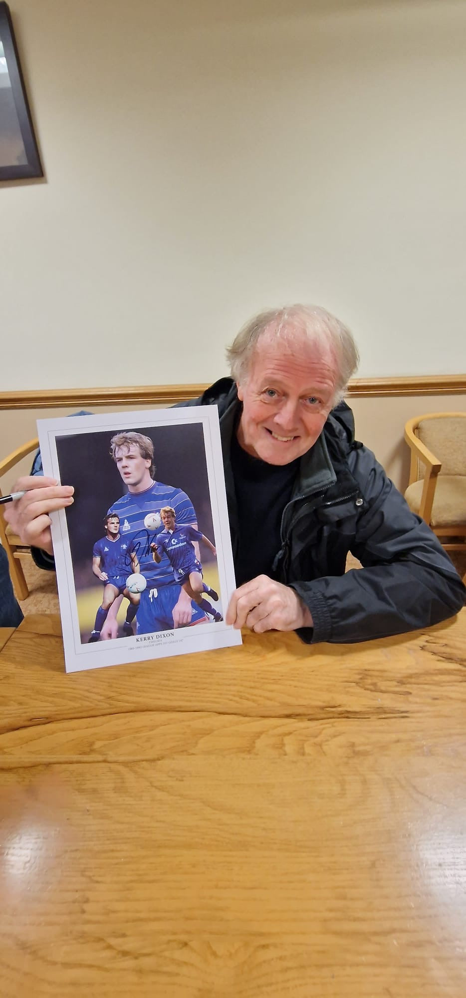 Chelsea Replica shirt personally signed by Kerry Dixon, Pat Nevin and David Speedie.