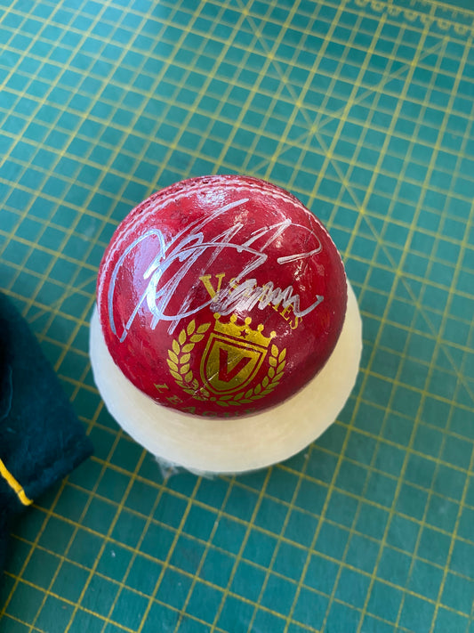Cricket Australian former fast bowler Jeff Thomson personally signed cricket ball