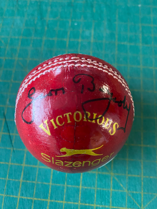 Cricket Geoffrey Boycott personally signed cricket ball